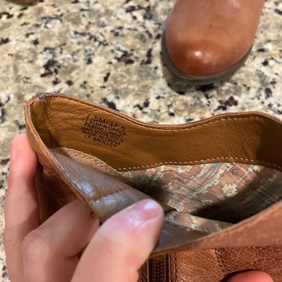 Lucky Brand Brolley ankle boots in a brown color with a leather upper - Picture 5 of 8